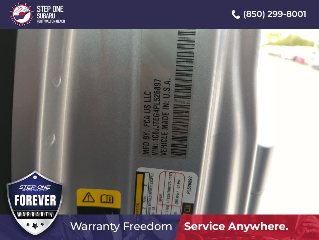 Used 2023 Silver Jeep Mojave image 37