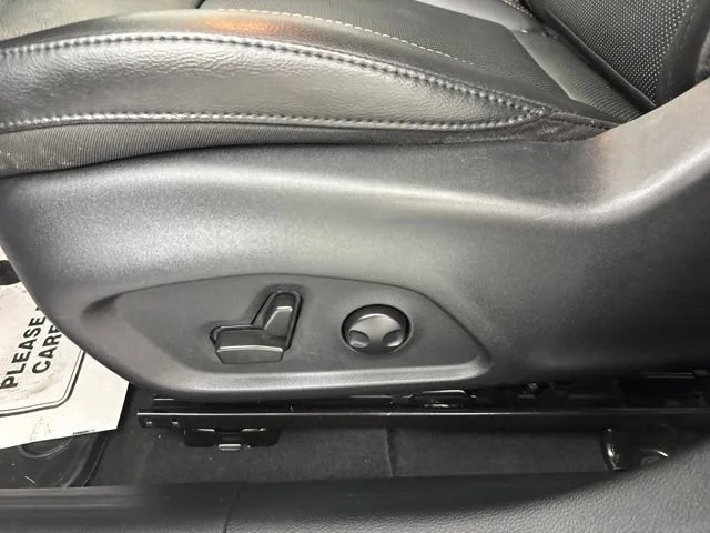 Used 2022  Jeep Latitude Lux image 20