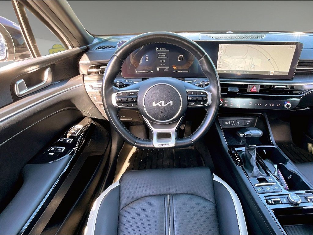 Used 2025 Wolf Gray Kia GT-Line image 16