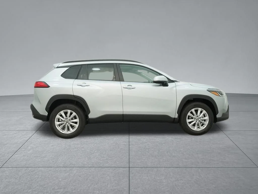 Used 2022 Silver Toyota LE image 30