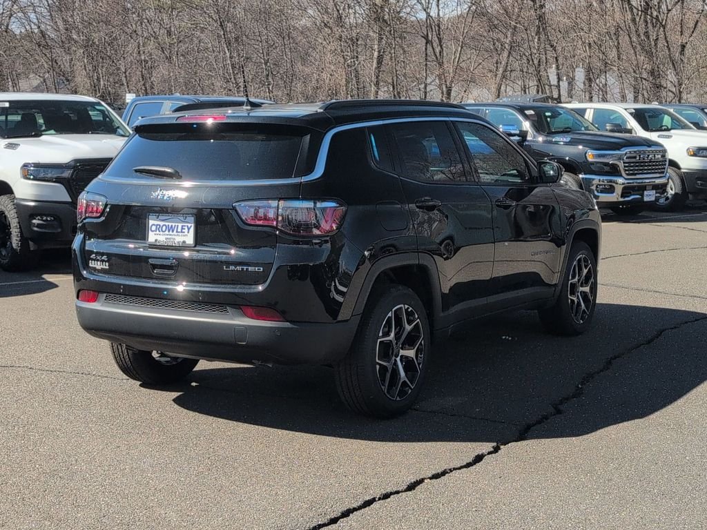 New 2026 Diamond Black Crystal Pearl-Coat Exterior Paint Jeep Limited image 3