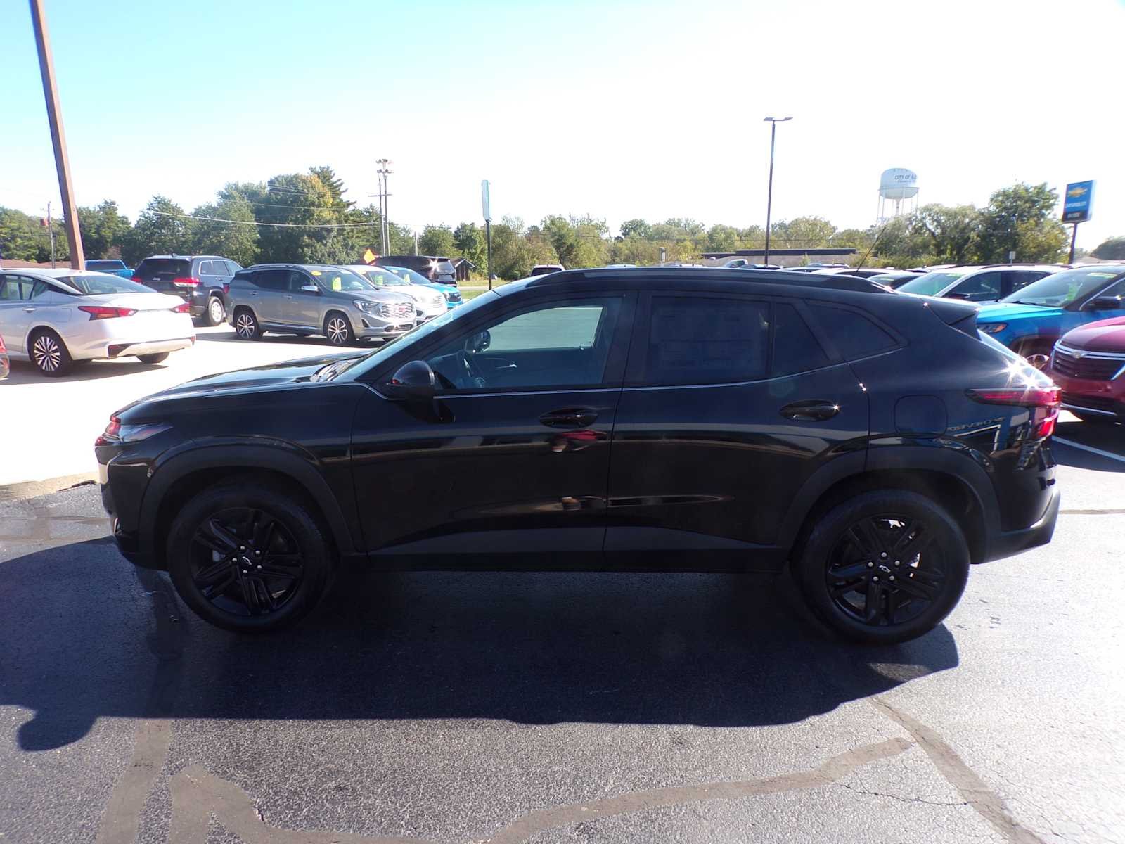 New 2026 Mosaic Black Metallic Chevrolet ACTIV image 6