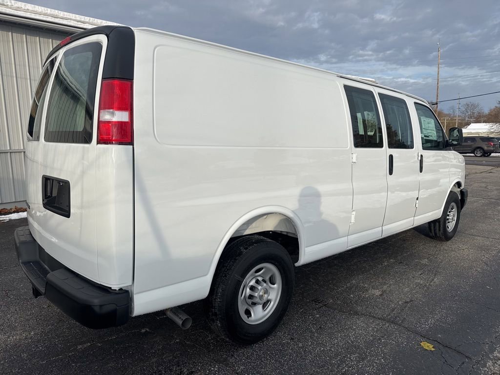 2025 Chevrolet Express Cargo Work Van - Photo 7