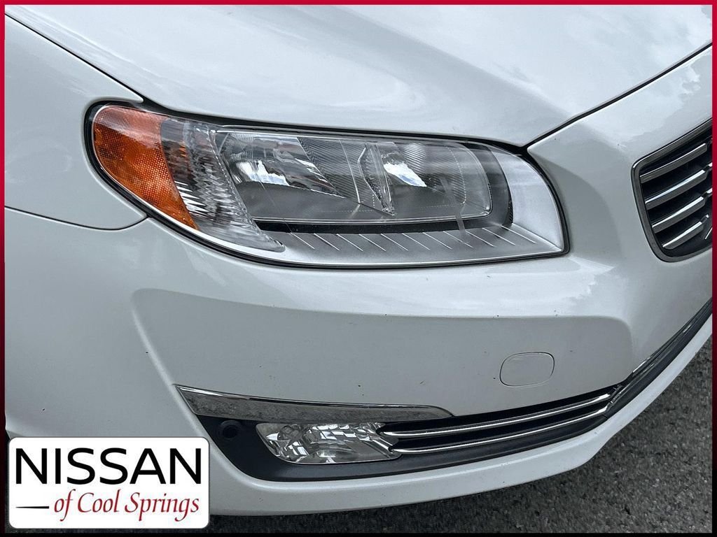 Used 2016 White Volvo T5 image 10