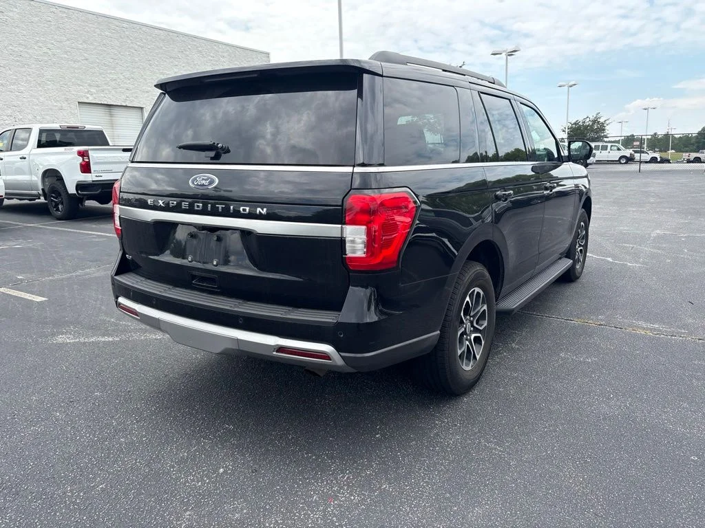 Used 2024 Black Ford XLT image 3