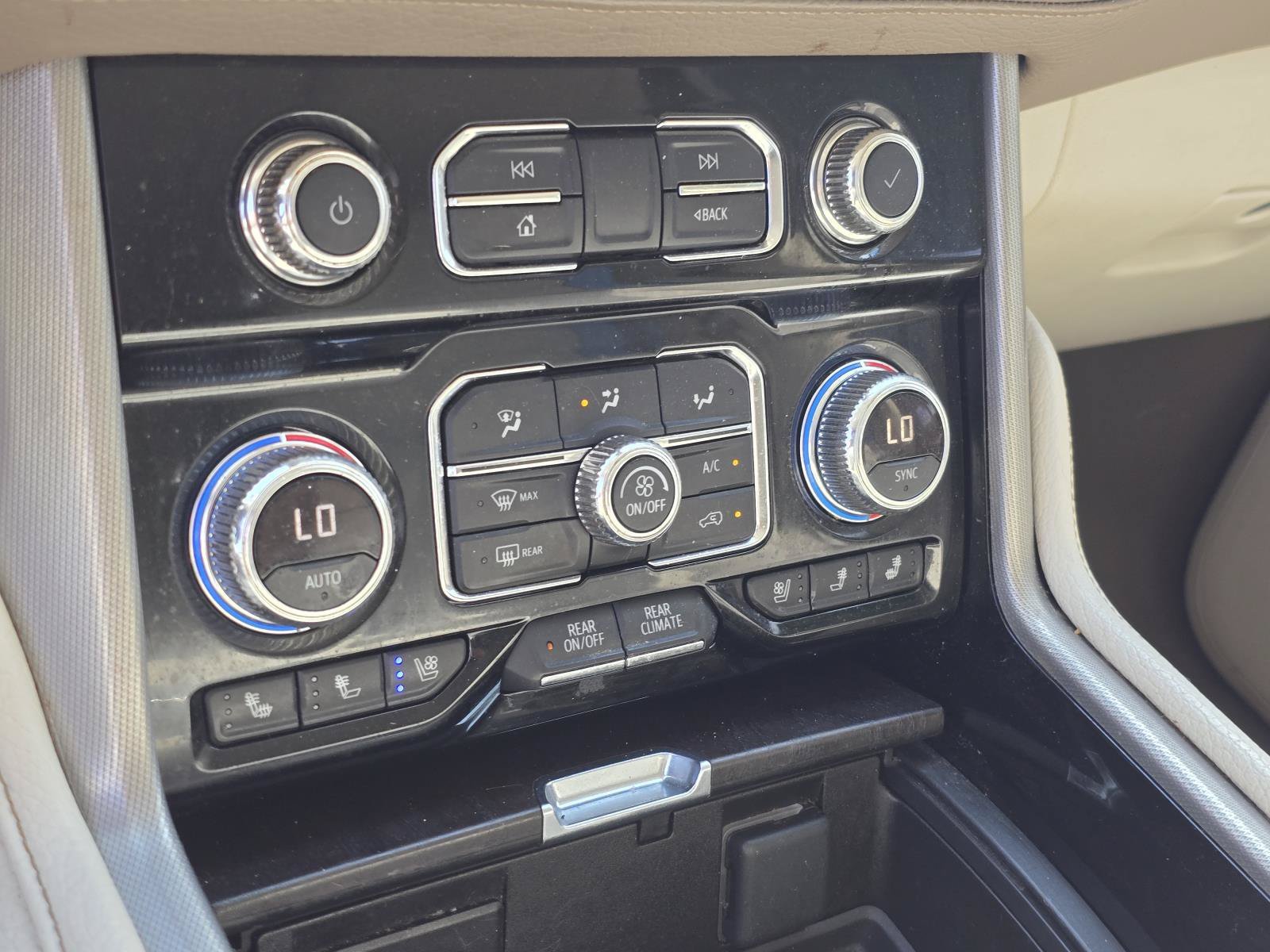 2021 GMC Yukon XL Denali - Photo 24