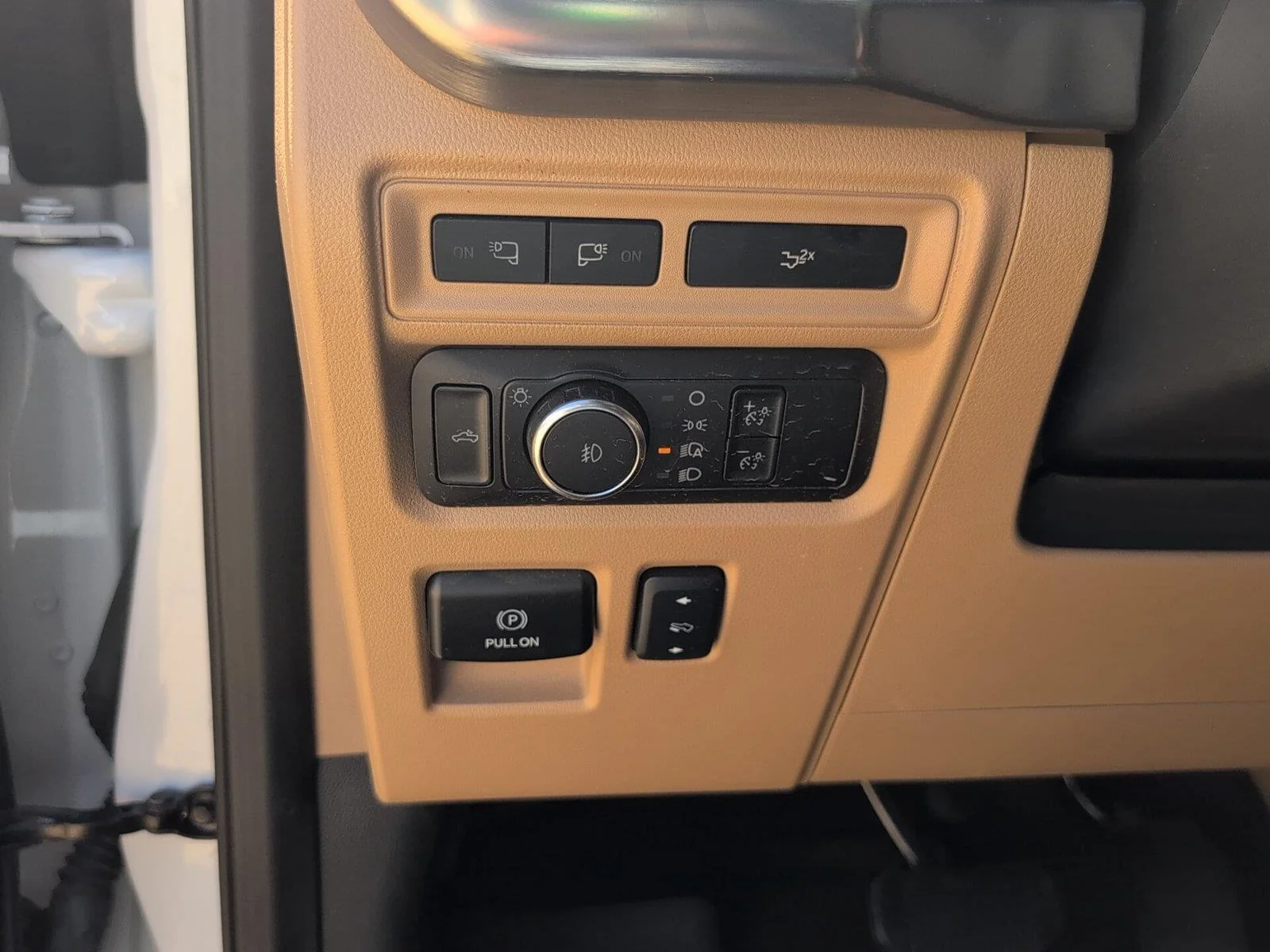 Used 2023 Oxford White Ford LARIAT image 36