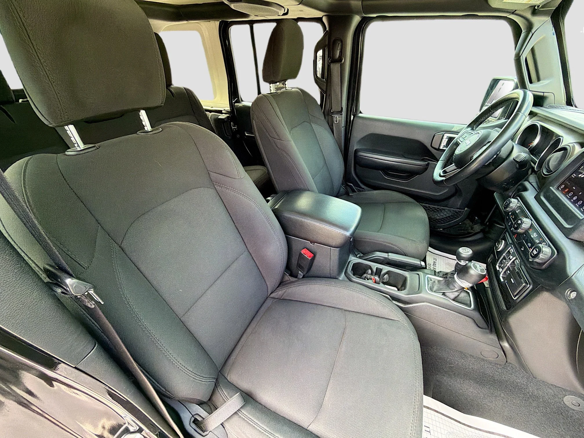 Used 2019 Black Clearcoat Jeep Sport S image 13