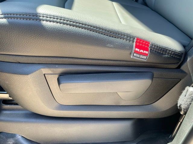 2025 RAM 2500 Tradesman - Photo 12