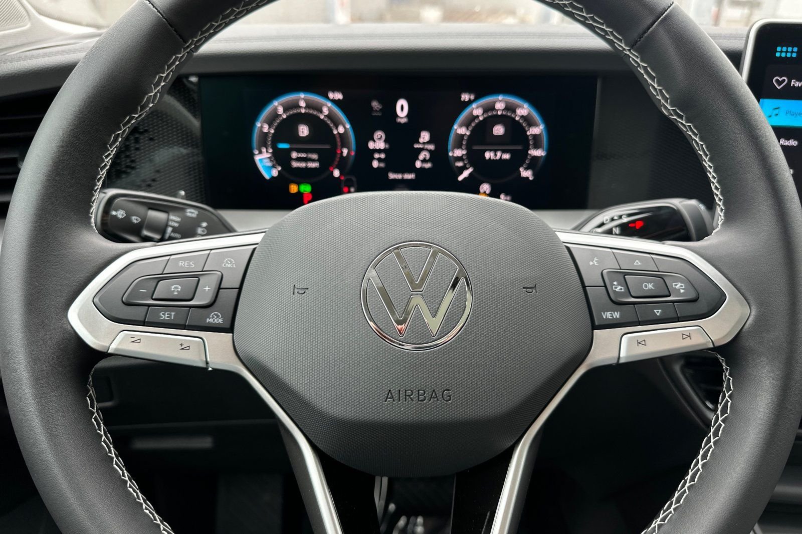 New 2026 Deep Black Pearl Volkswagen 2.0T SE image 23