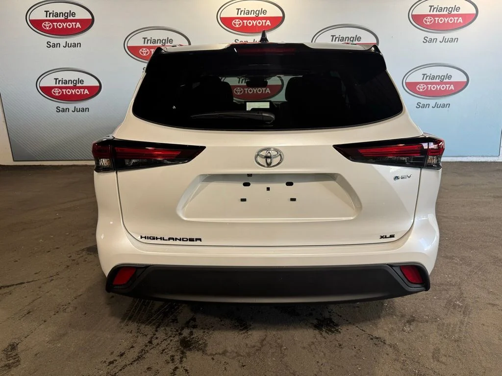 New 2025 Beige Toyota XLE image 5