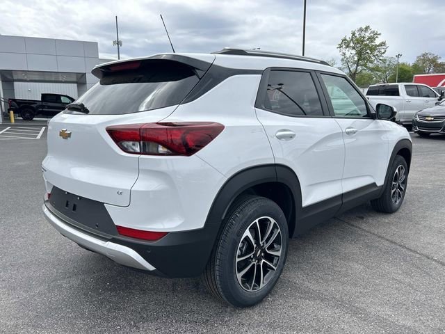 New 2026 Summit White Chevrolet LT image 4