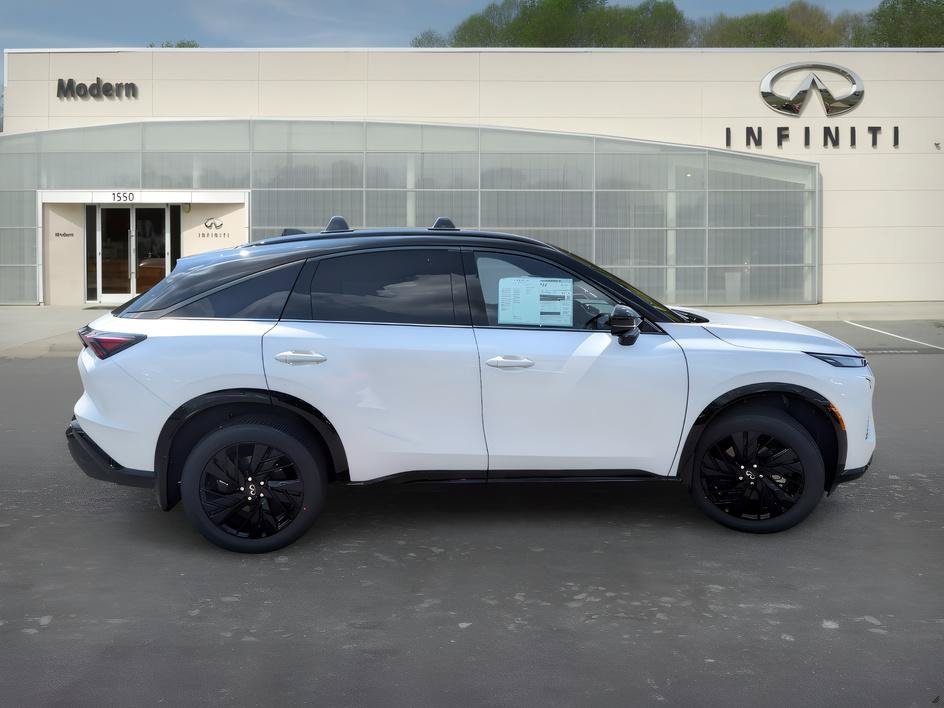 New 2027 Radiant White/Black Obsidian INFINITI SPORT image 4