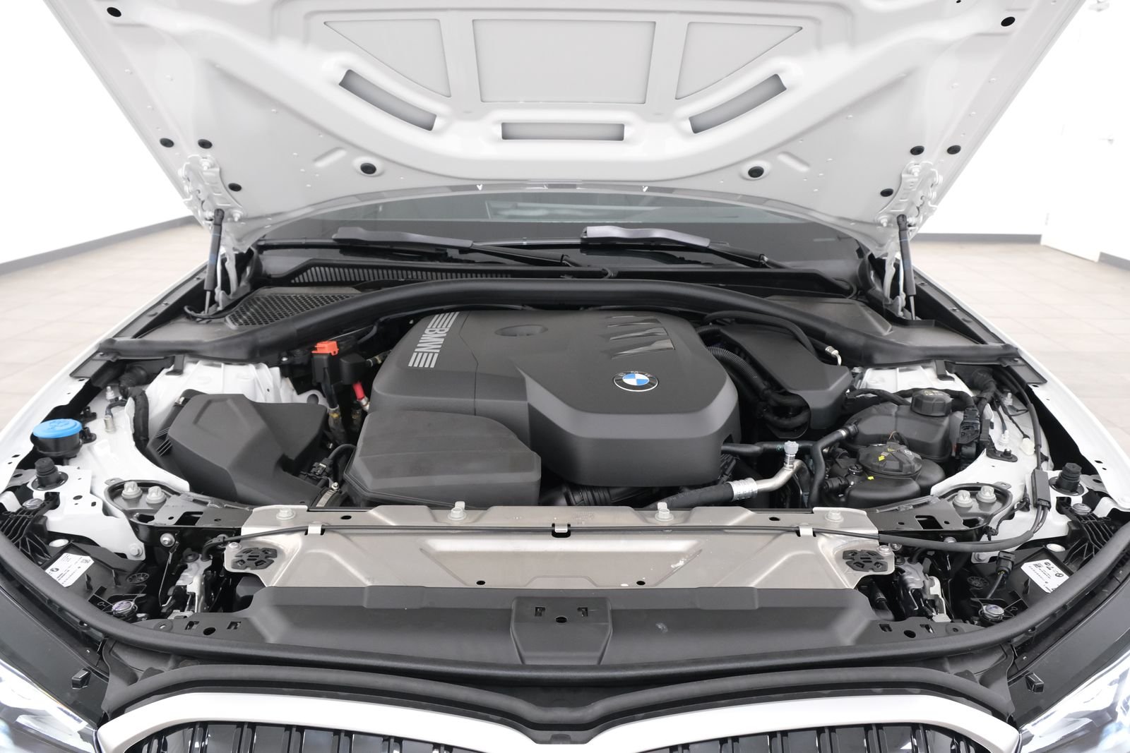New 2026 Mineral White Metallic BMW 330i xDrive image 75