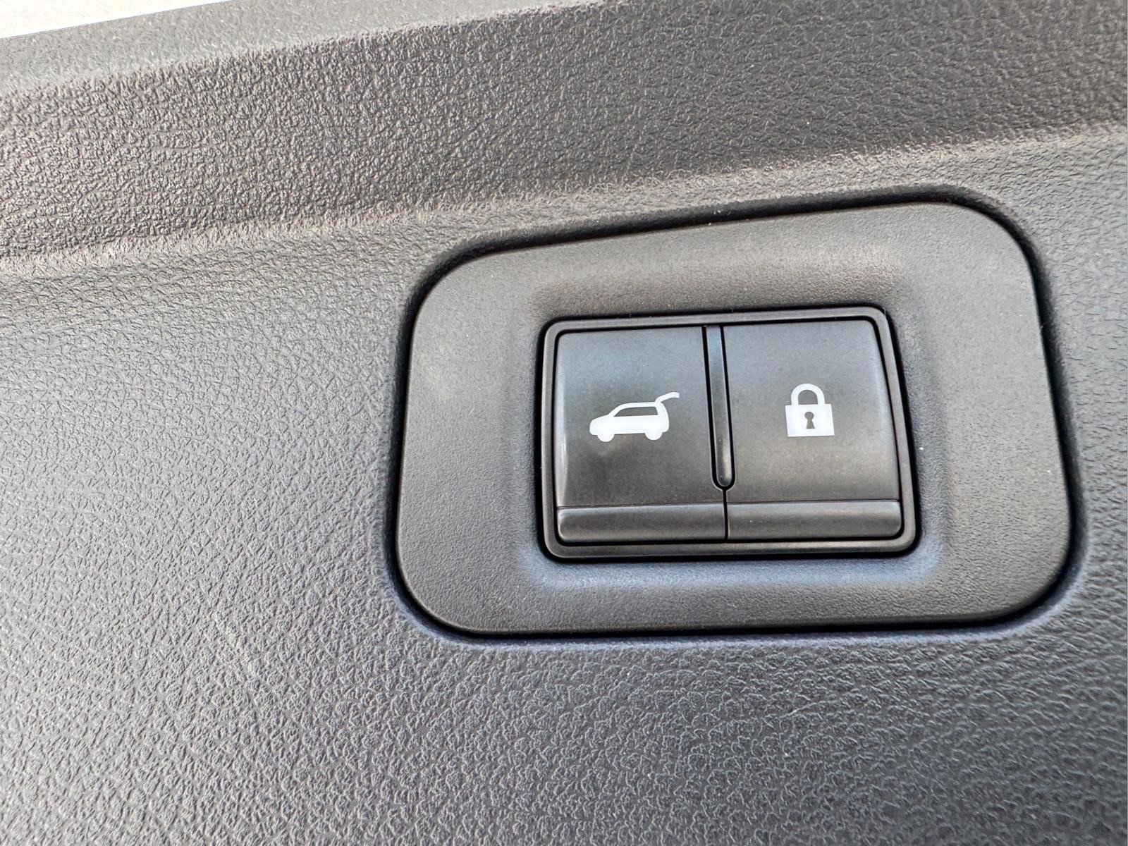 Used 2025 Radiant White INFINITI SENSORY image 13