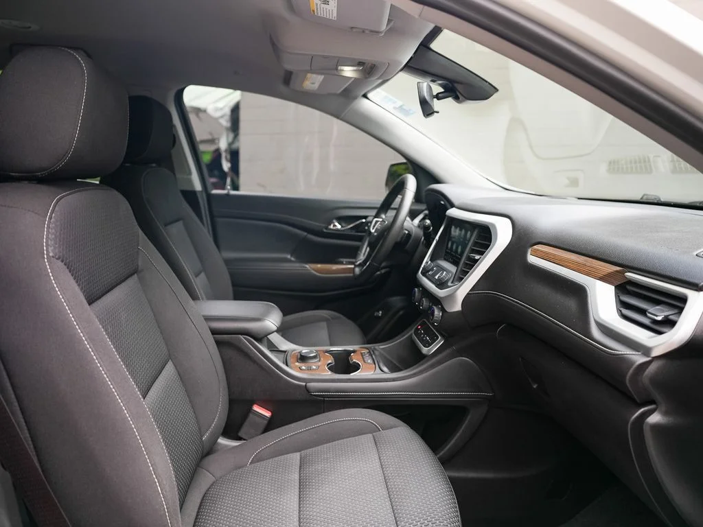 Used 2022 White GMC SLE image 38