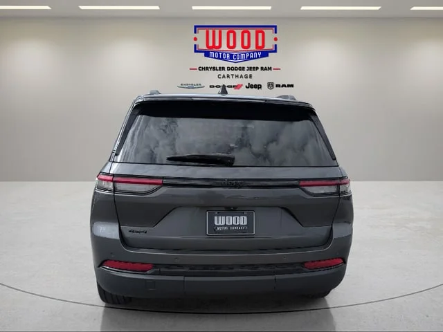 Used 2022 Baltic Gray Metallic Clearcoat Jeep Altitude image 4