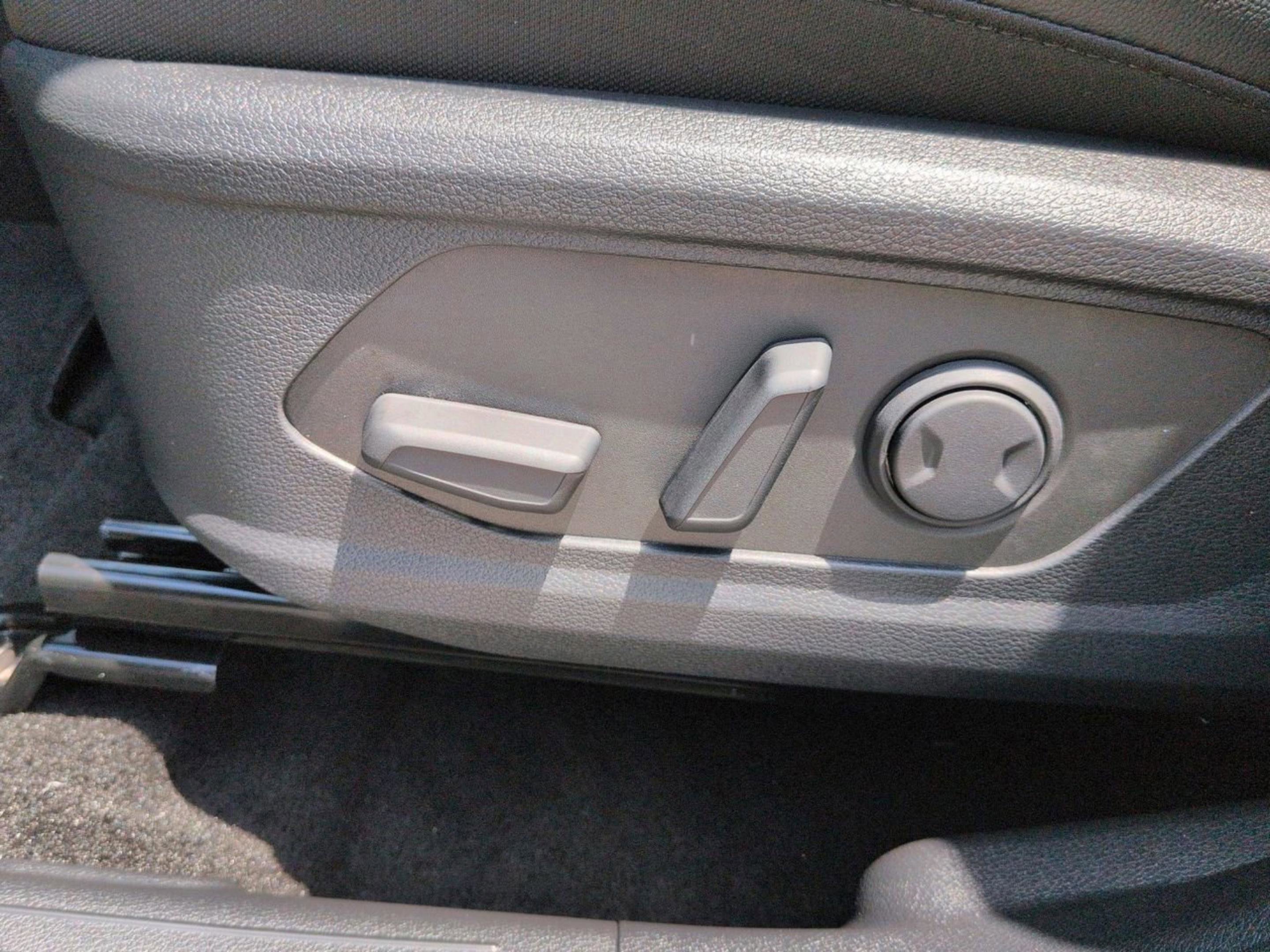 New 2026 Wolf Gray Kia EX image 23
