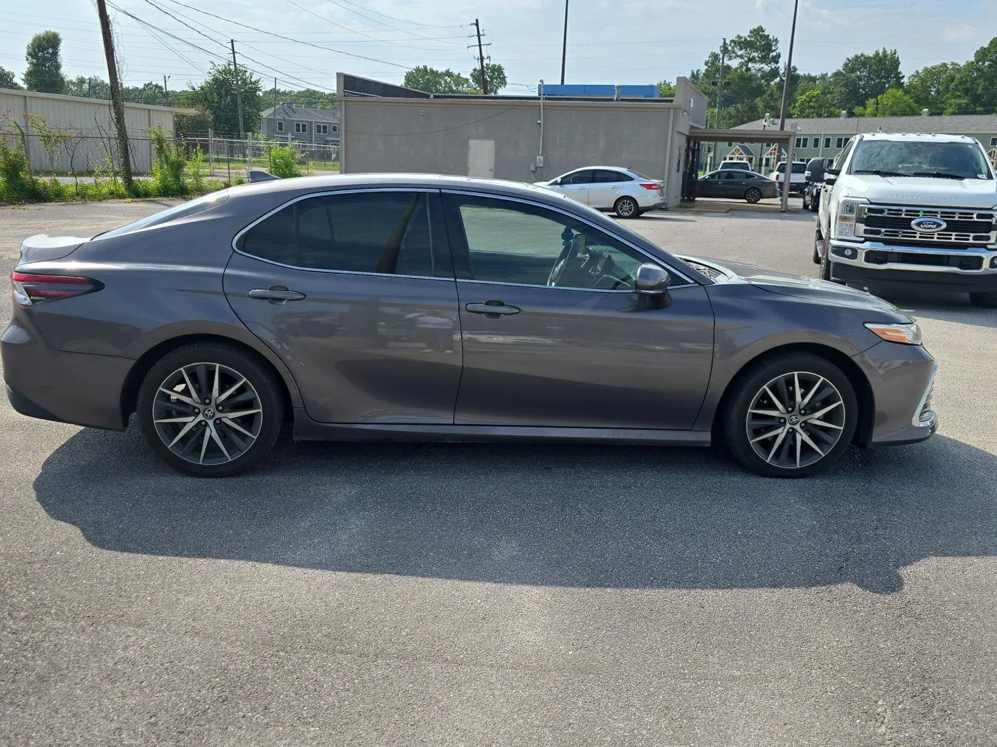Used 2022 Predawn Gray Mica Toyota Hybrid XLE image 2