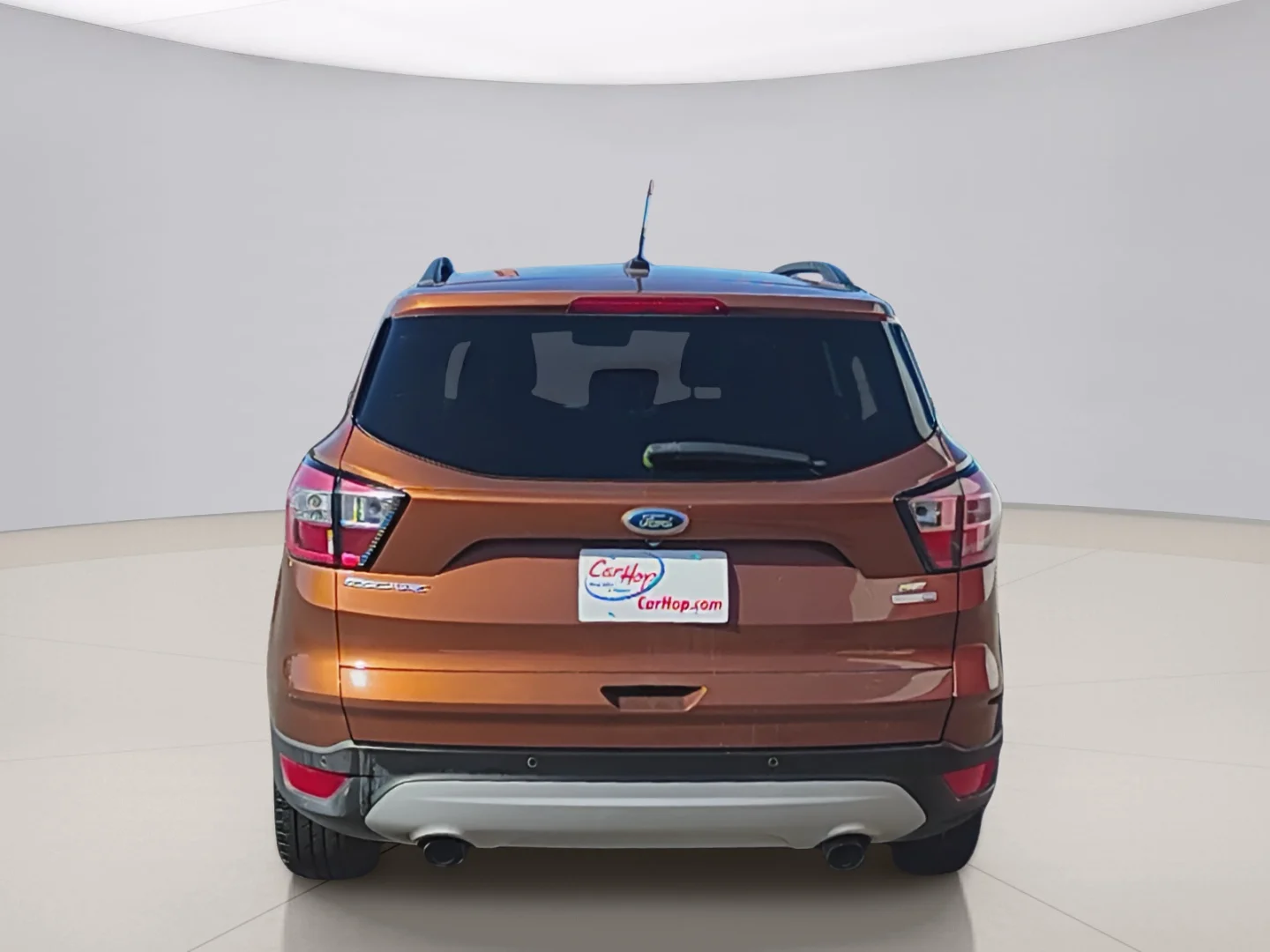 Used 2017 Red Ford SE 4WD image 4