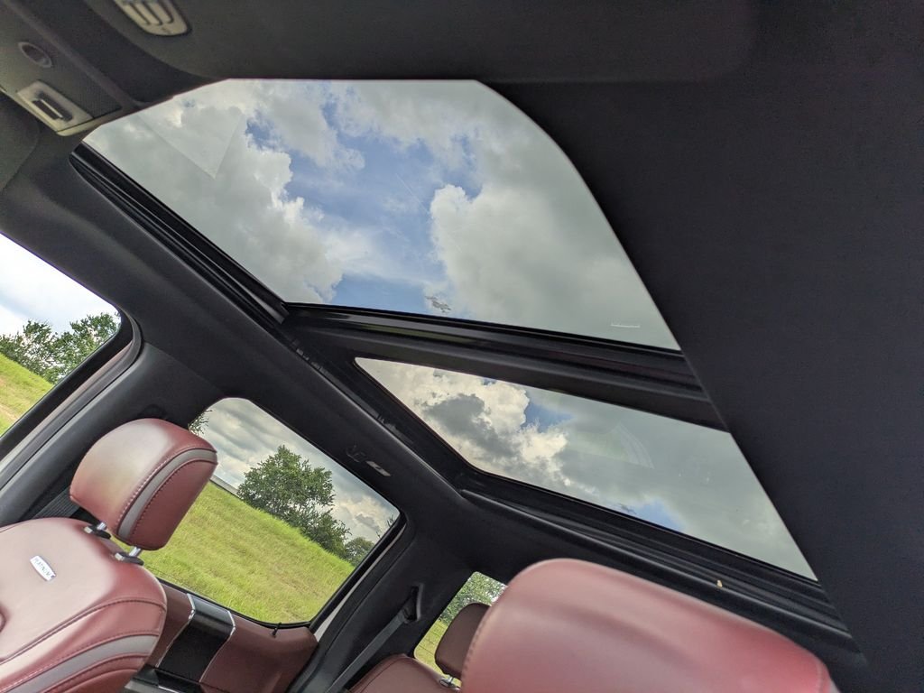 Used 2019 White Ford Platinum image 22