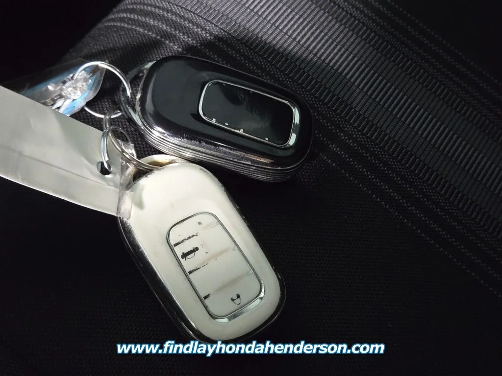 Certified Used 2025 Solar Silver Metallic Honda Sport image 30