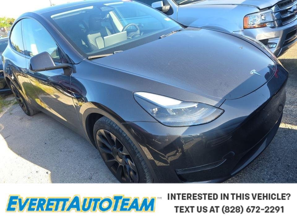 Used 2024  Tesla Long Range image 1