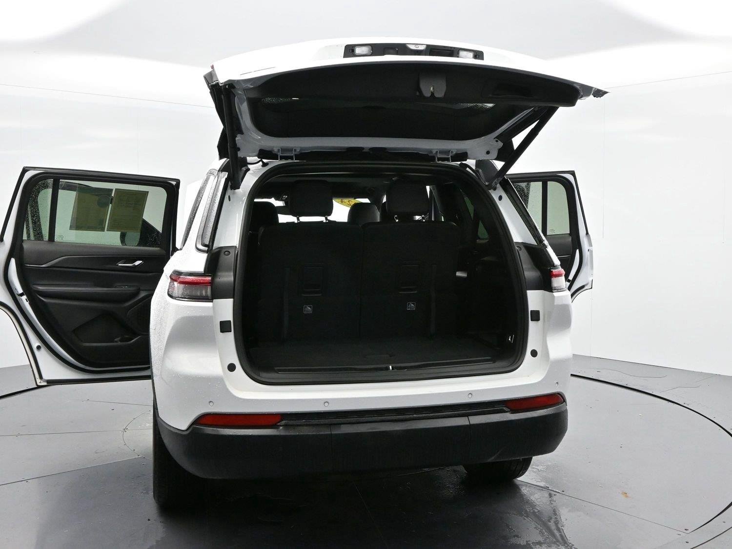 Used 2024 Bright White Clearcoat Jeep Altitude X image 46
