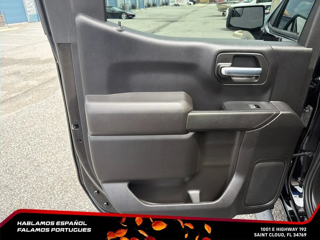 Used 2023 BLACK Chevrolet Custom image 23