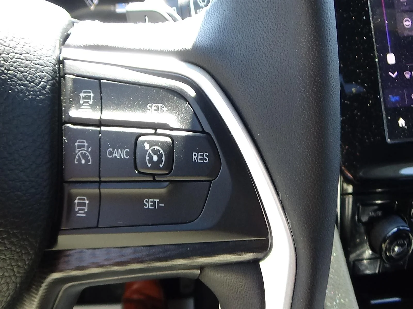 Certified Used 2025 Baltic Gray Metallic Clear Coat (pas) Jeep Altitude X image 25