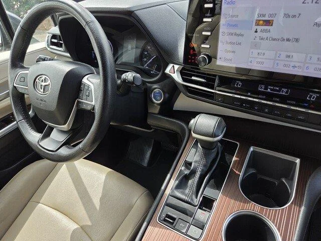 Used 2023 Blueprint Toyota XLE 8-Passenger image 31