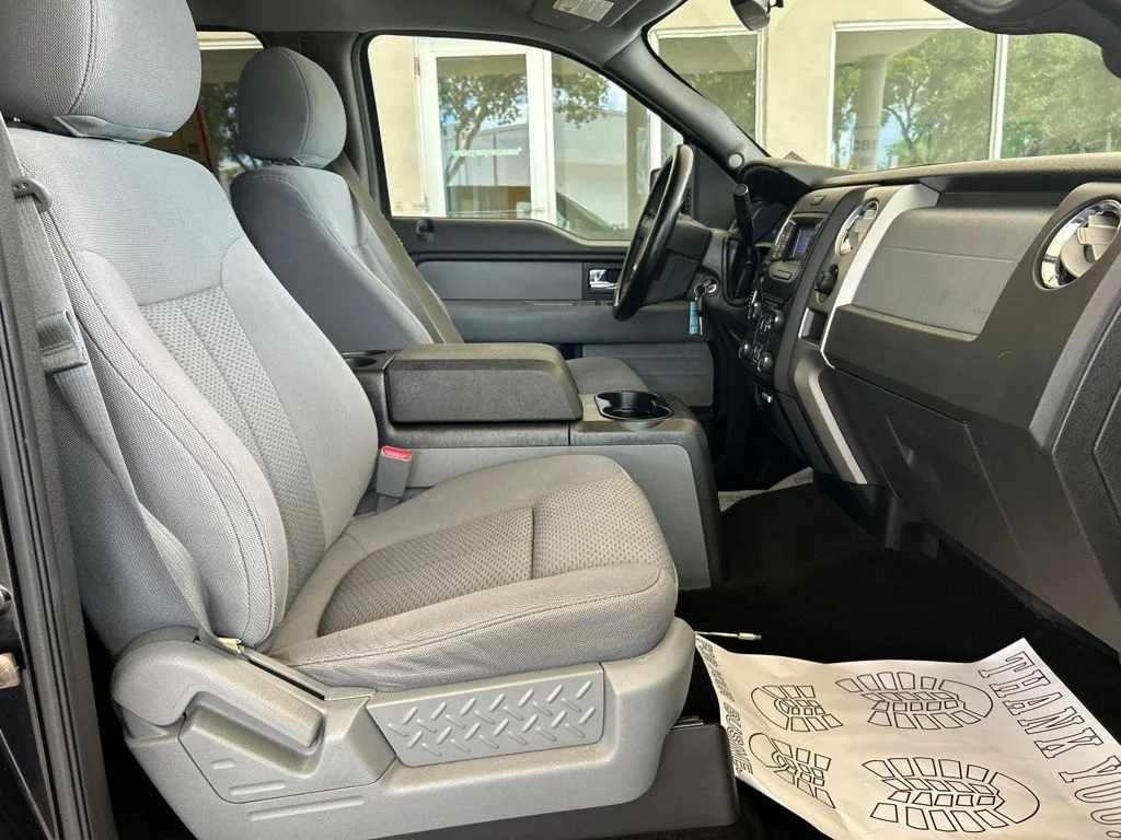 Used 2013 Black Ford XLT image 24