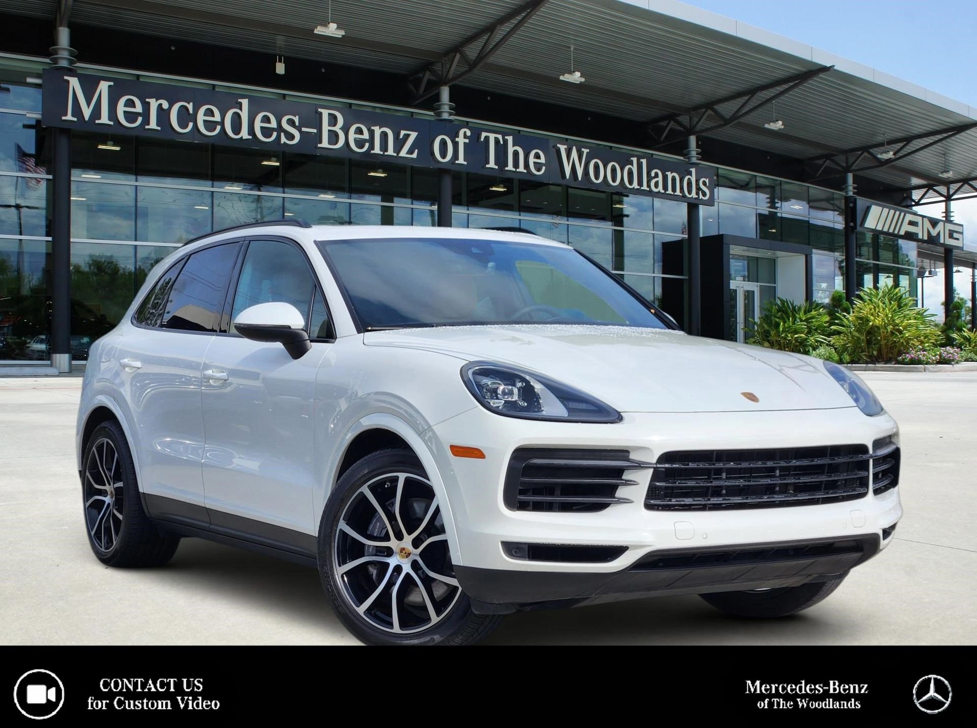 2023 Porsche Cayenne Platinum Edition's photo