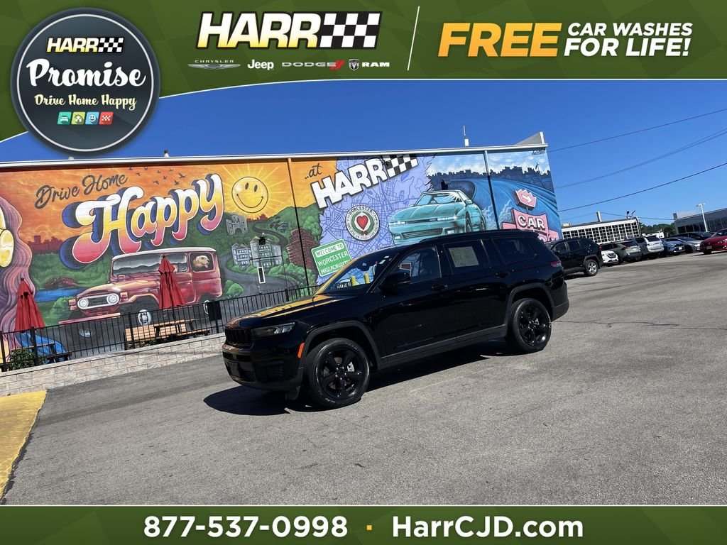 Used 2023 Black Jeep Altitude image 1
