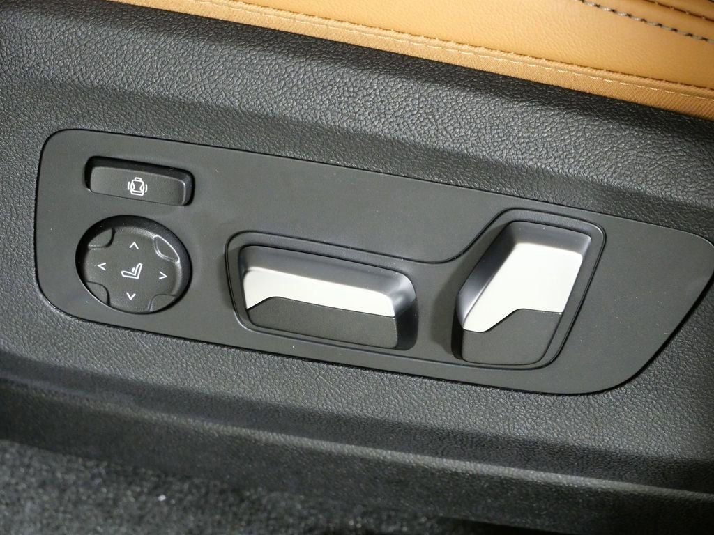 Used 2026 Carbon Black Metallic BMW xDrive50e image 39