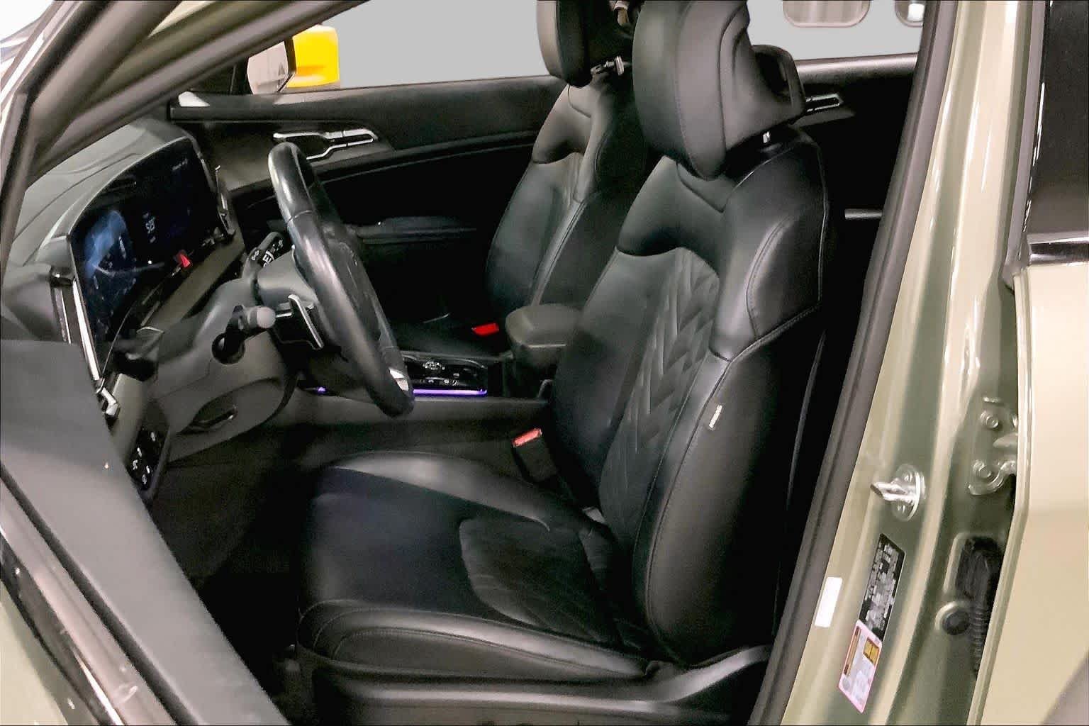 Used 2025 Jungle Green Kia X-Line Prestige image 8