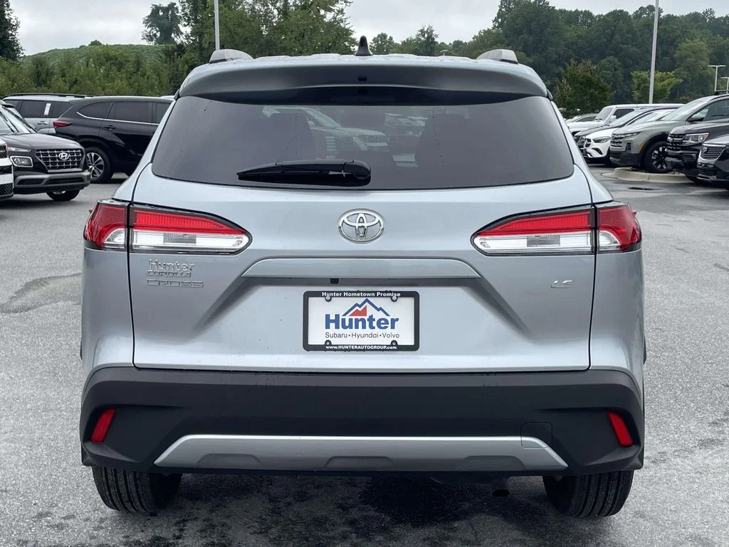 2025 Toyota Corolla Cross LE - Photo 26
