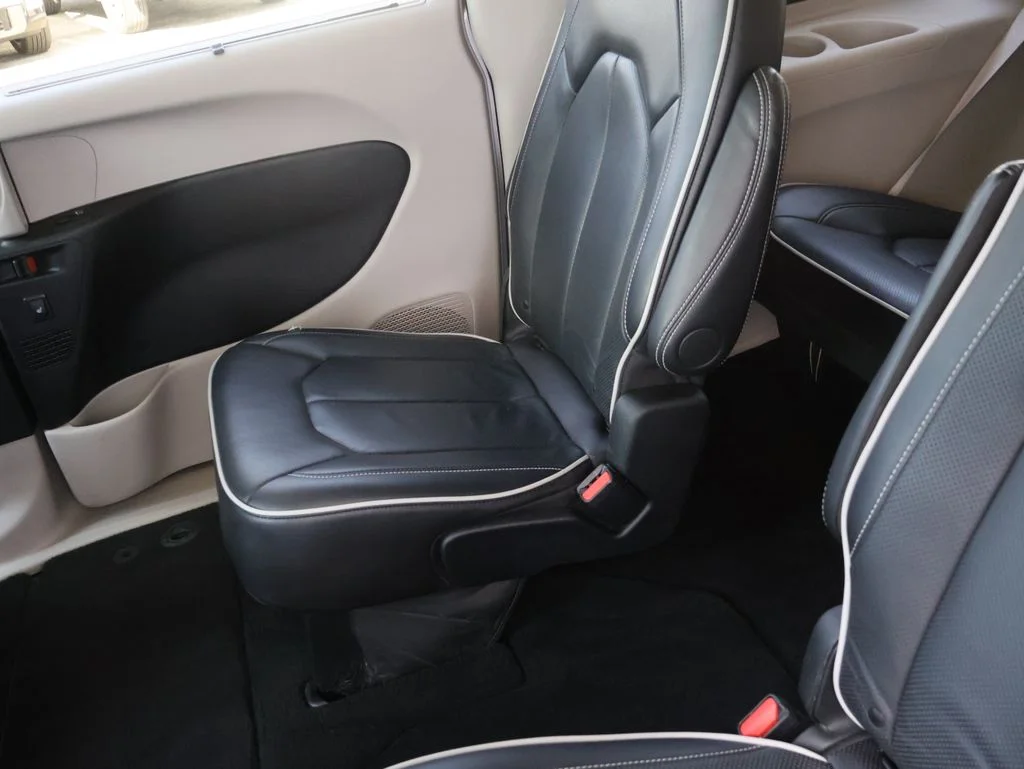2024 Chrysler Pacifica Limited - Photo 13