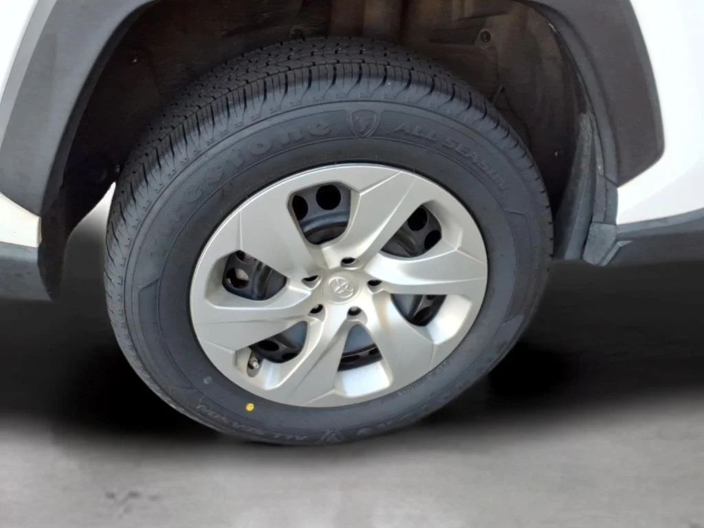 Used 2022 White Toyota LE image 32