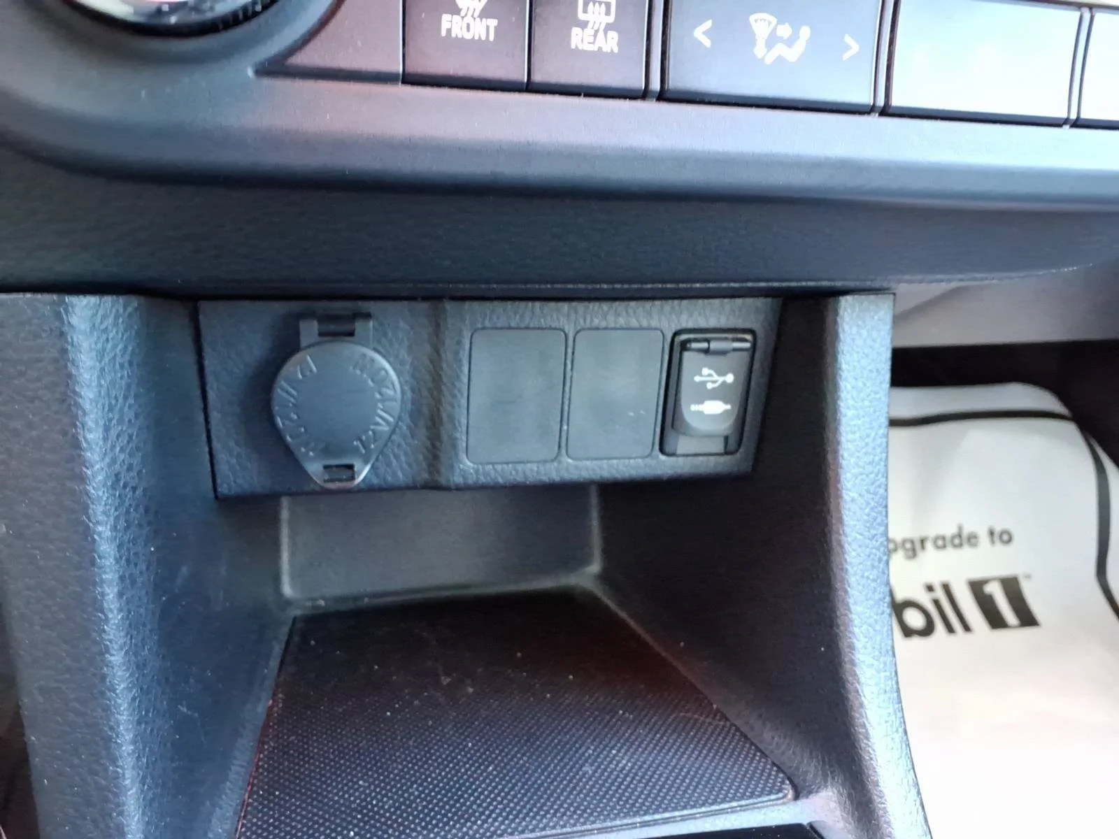 2014 Toyota Corolla LE Eco - Photo 25