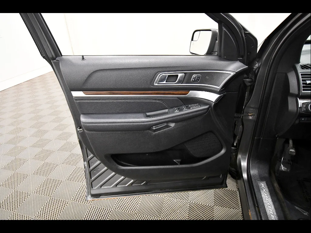 2018 Ford Explorer Limited - Photo 13