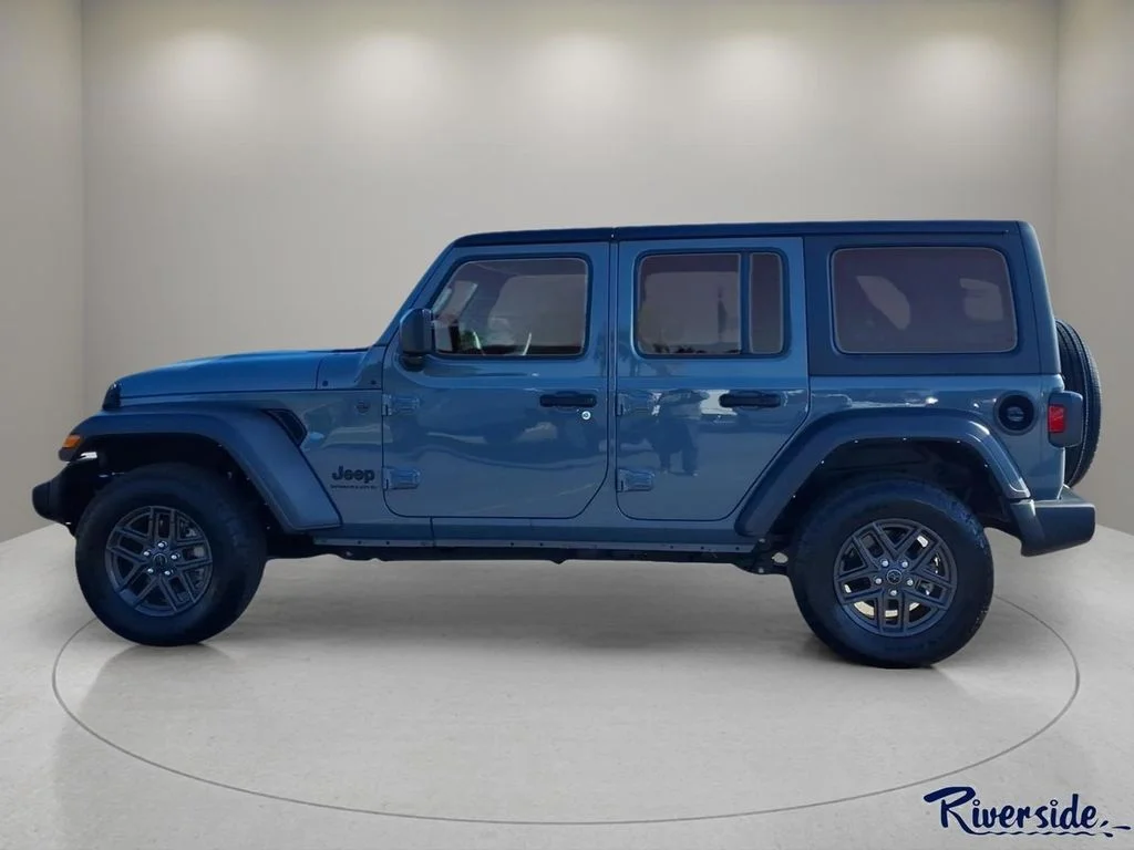 Used 2024 Gray Jeep Sport S image 5