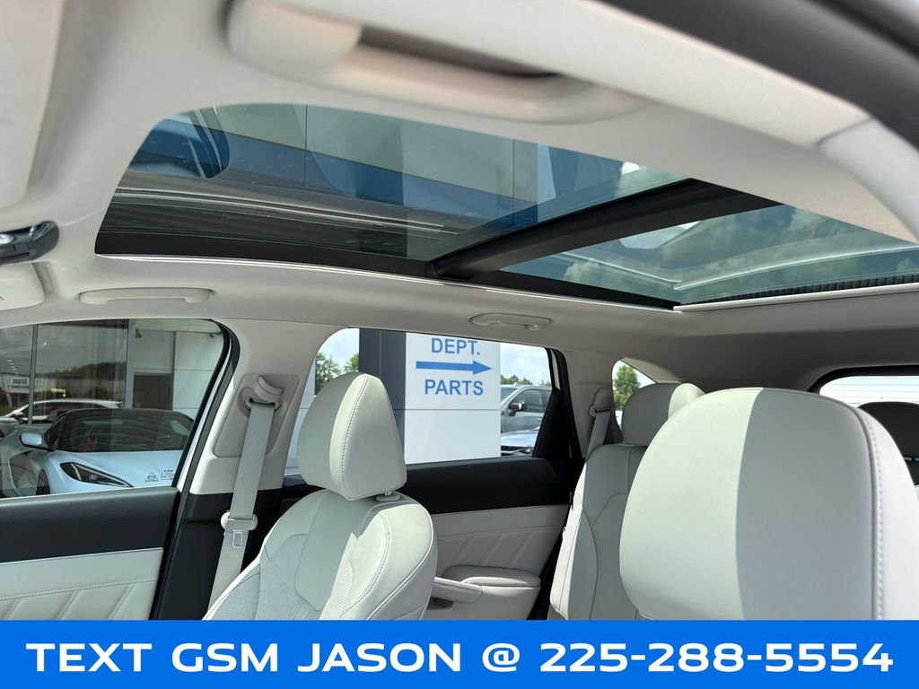 Used 2025 White Kia SX image 31