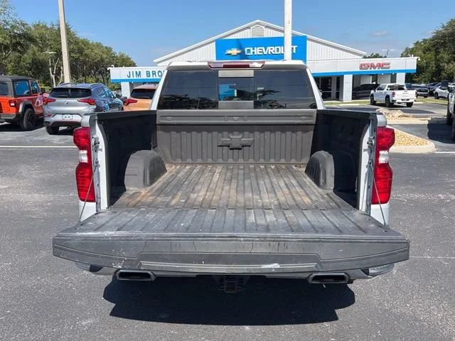 Used 2022 Silver Ice Metallic Chevrolet LT image 11