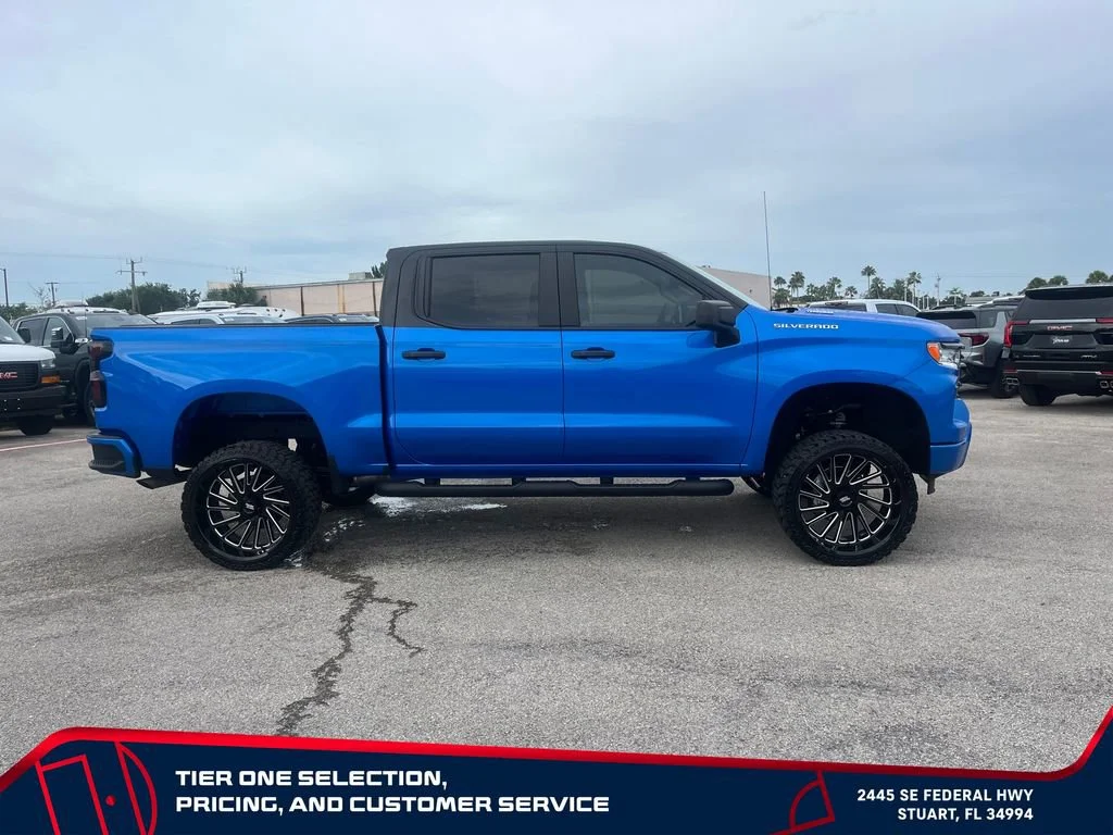 Used 2025 Riptide Blue Metallic Chevrolet Custom image 4