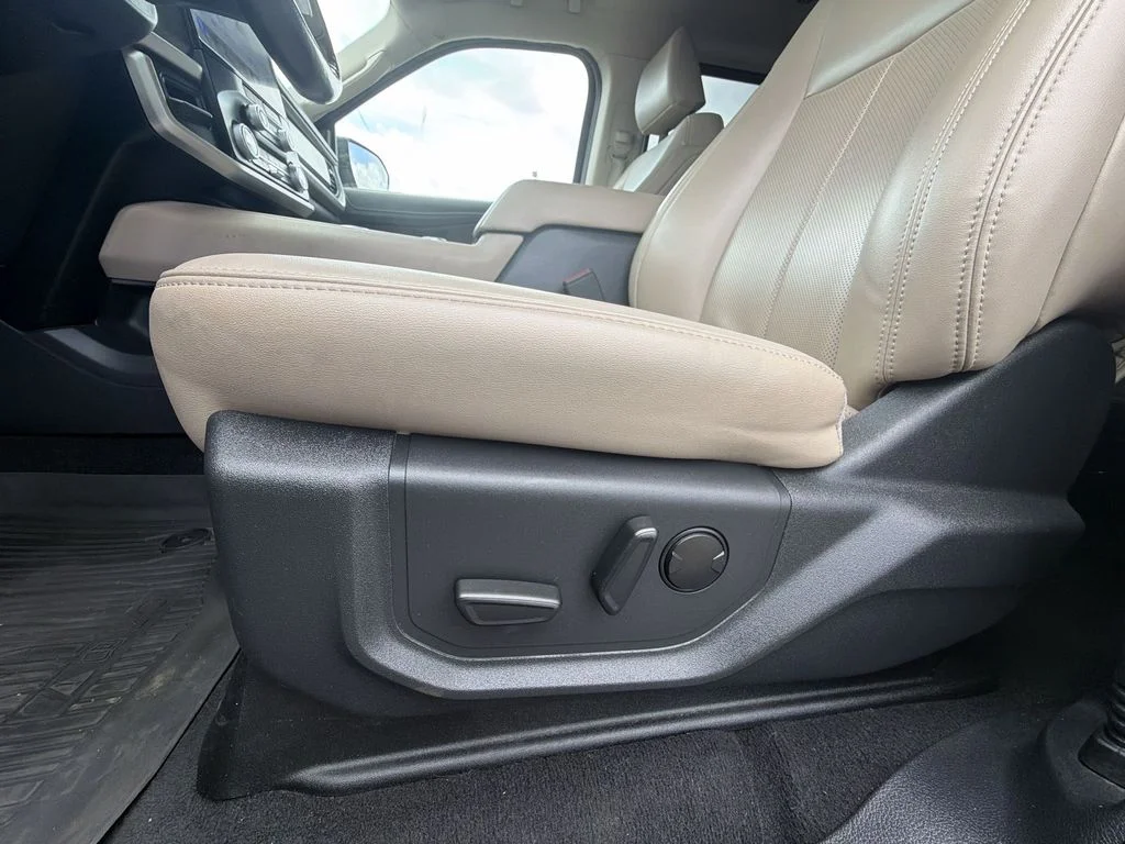 Used 2024 Gray Ford XLT image 18
