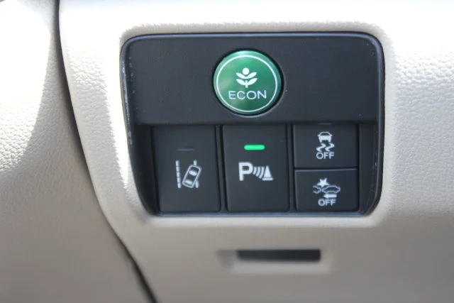 Used 2017 White Honda Touring image 18
