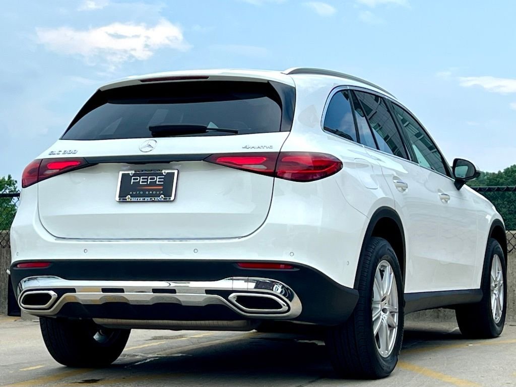 Certified Used 2023  Mercedes-Benz GLC 300 image 7
