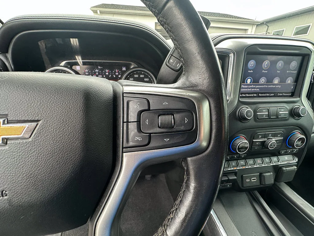 Used 2020 BLACK Chevrolet LTZ image 38