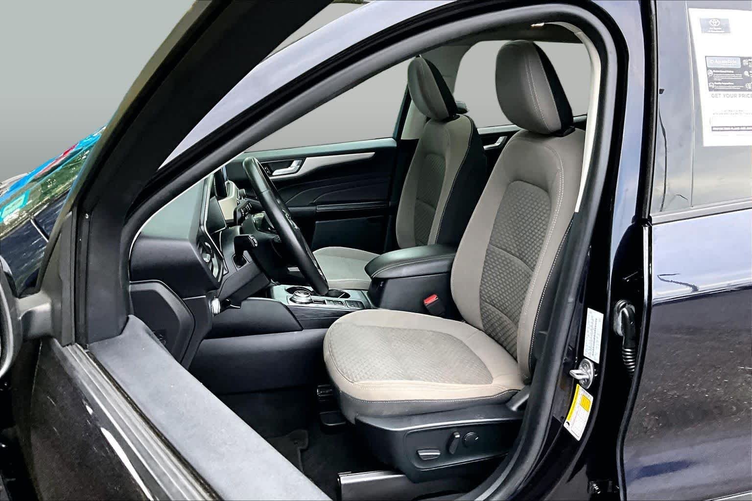 Used 2021 Antimatter Blue Ford SE Hybrid image 9